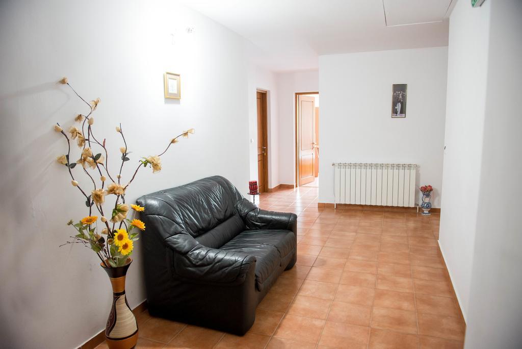 Casa Andreea Hotel Sucevita Buitenkant foto
